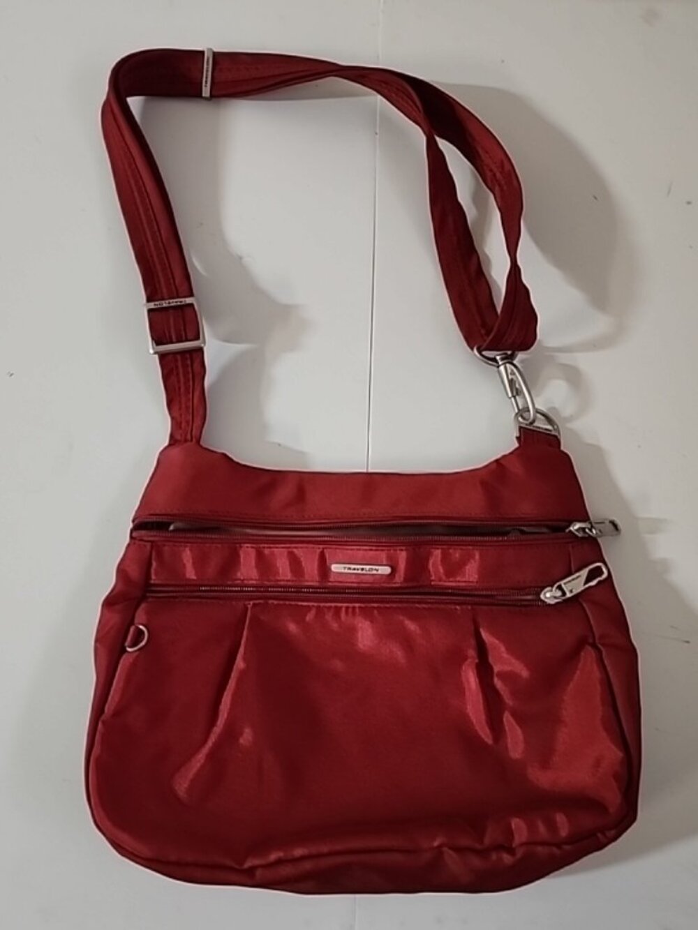 Travelon Excellent Used Condition Wine Color Purse